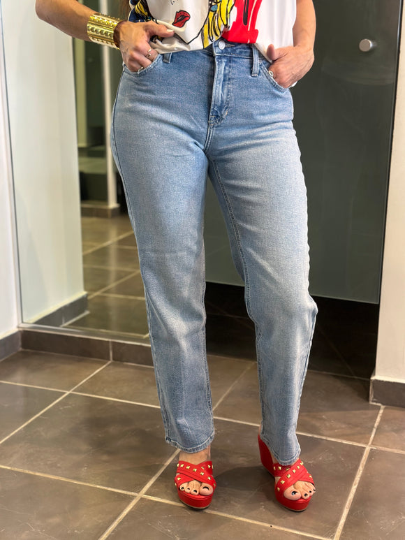 Straight Jean