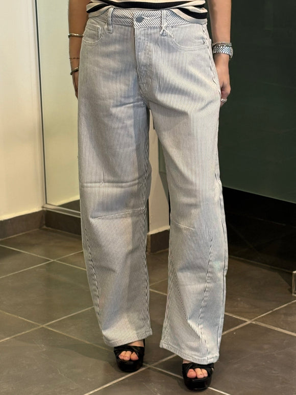 Stripped barrel jeans
